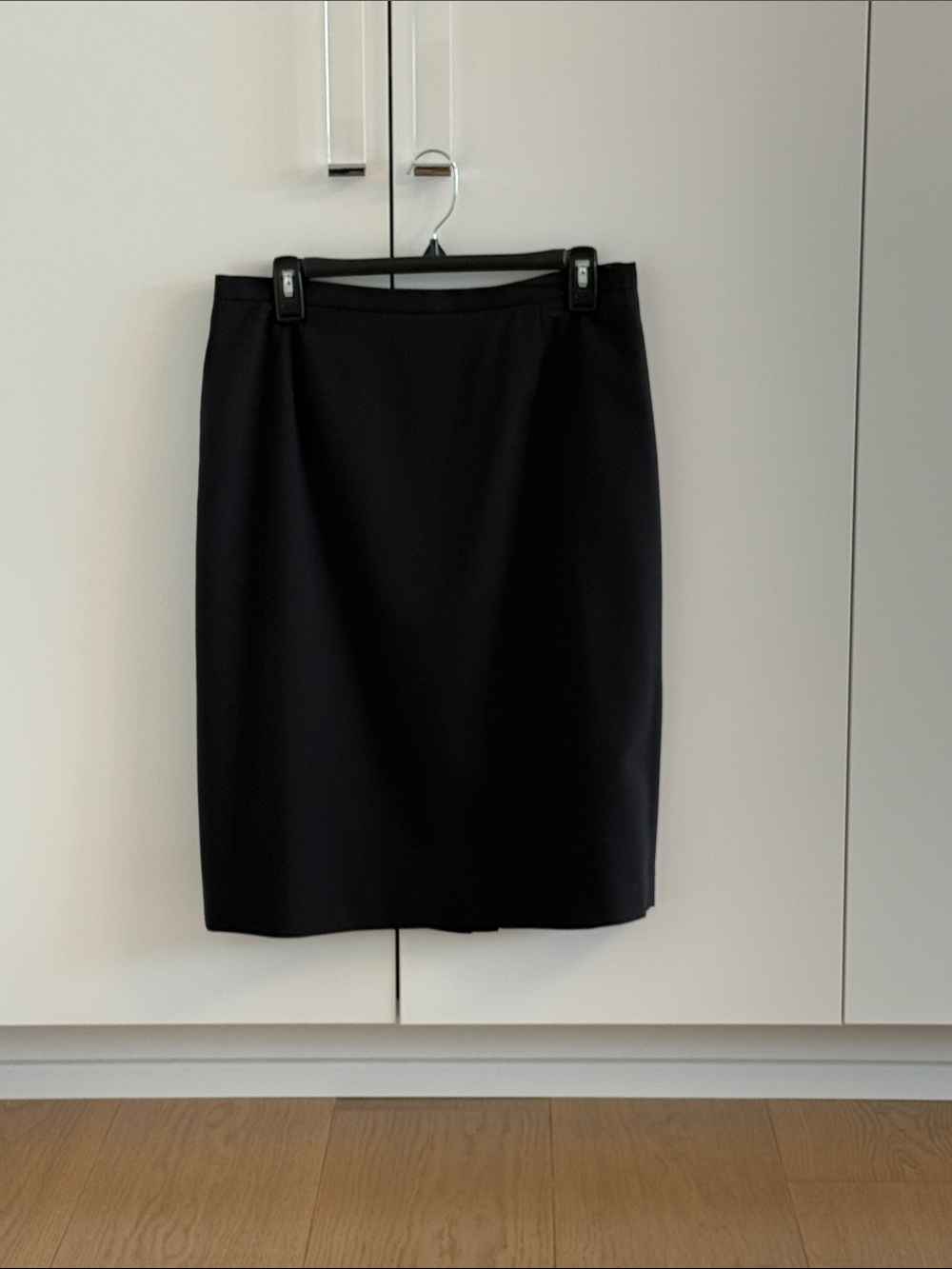 Brooks Brothers Classic Black Pencil Skirt - Women's